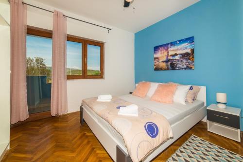 Foto da galeria de Holiday Home Villa Marija em Radošić