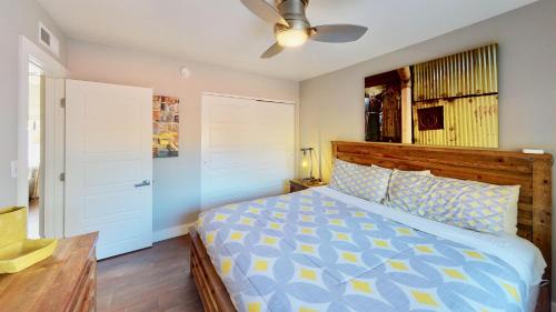 Una cama o camas en una habitación de Moab Flats #6
