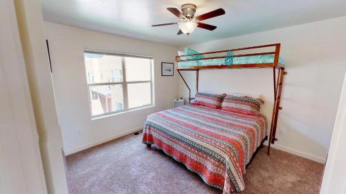 En eller flere senge i et værelse på Slick Rock Reserve #12A3