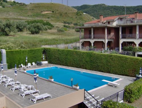 Bazén v ubytování Hotel Svizzero nebo v jeho okolí