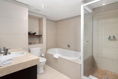 Koupelna v ubytování Icon Luxury Apartments