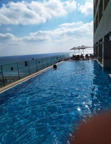 Πισίνα στο ή κοντά στο 8 Hotel Apartment Short Time TLV BAT YAM