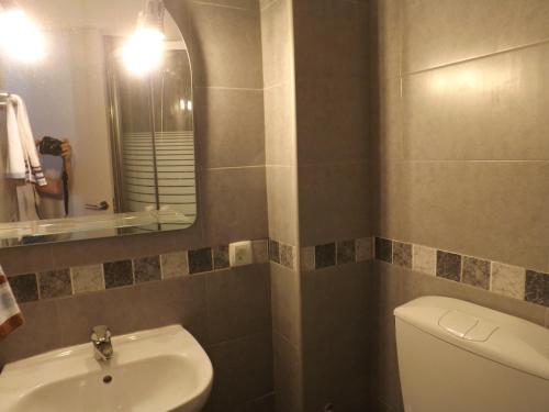 Bilik mandi di Casa Pinheiromar