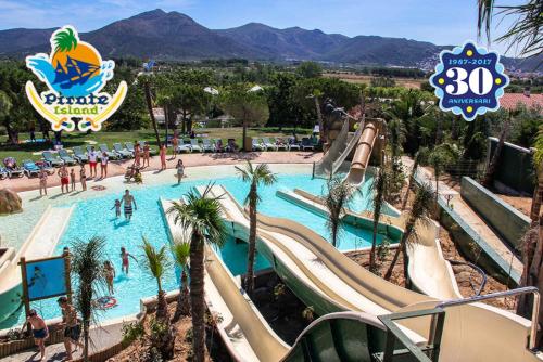 Bazén v ubytování Tramuntana 2 1 Roses- Immo Barneda nebo v jeho okolí