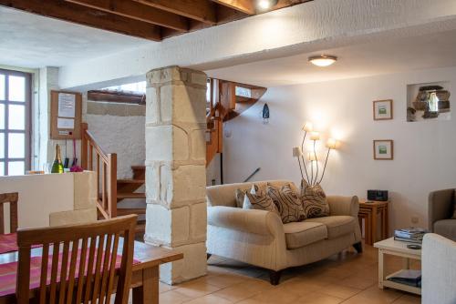 Χώρος καθιστικού στο Rose Barn - Adorable country home with private pool