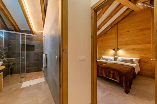 A bathroom at Casa Leon 84 by Sealand Villas