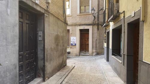 La casa de los Becquer by Toledo AP