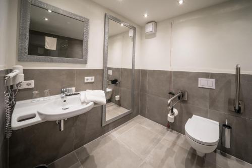 Un baño de Hotel Meyerink