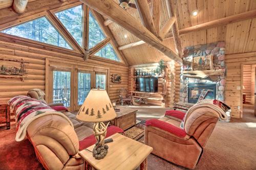Rustic-Mod Show Low Cabin with Deck and Grill! – Photos 4