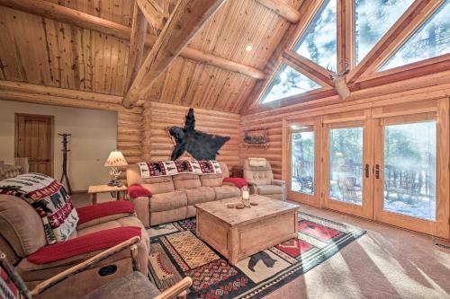 Rustic-Mod Show Low Cabin with Deck and Grill! – Photos 5