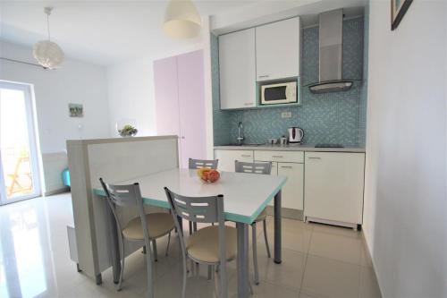 Galería fotográfica de Apartments Adria en Baška Voda