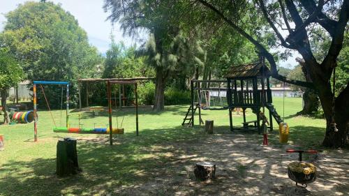 Area permainan anak di Refugio del Solís