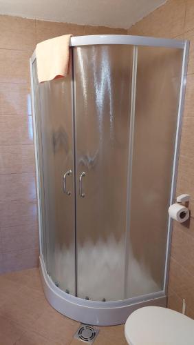 Ein Badezimmer in der Unterkunft Apartments Tatic