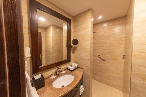 Baðherbergi á Petra Canyon Hotel