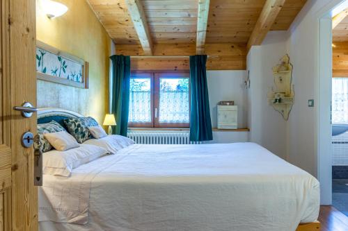 Postel nebo postele na pokoji v ubytování B&B Alla Loggia dell'Imperatore