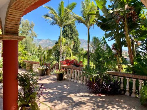 Villa Sierra Vista Charming Luxurious views garden and pool ...