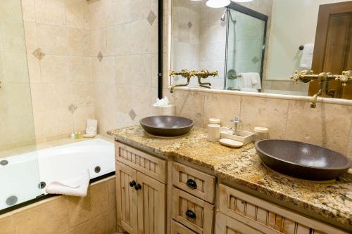 Ein Badezimmer in der Unterkunft Stein Eriksen Lodge Deer Valley