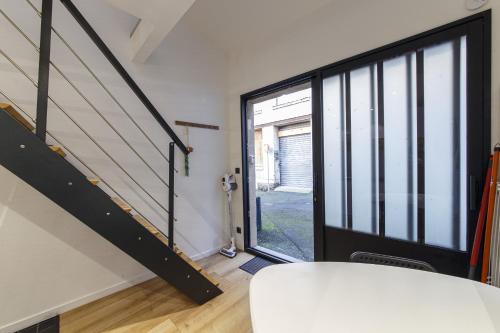 Studio moderne et pratique en hyper centre – Photos 2
