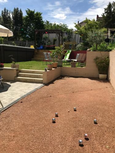 Κήπος έξω από το Espace Beléverte Bussière 2 Albizia appartement meublé de 2 chambres