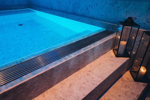 Der Swimmingpool an oder in der Nähe von Stora Hotellet i Fjällbacka