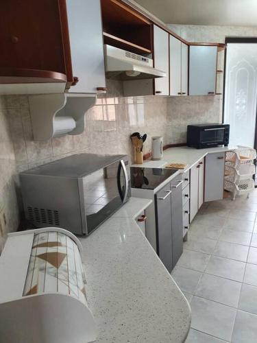 MONTELUX Apartamentoにあるキッチンまたは簡易キッチン