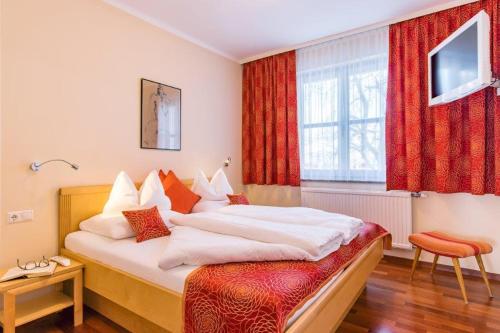 Gallery image of Das Moser - Hotel Garni am See (Adults Only) in Egg am Faaker See