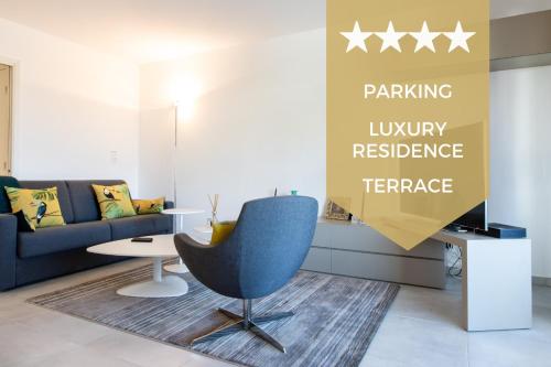 Renovated 2-Br Apartment with Terrace and Pool