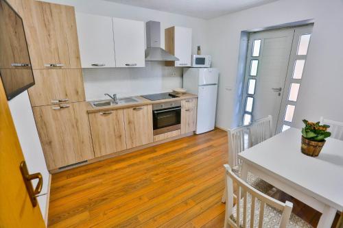 Apartments Lenka