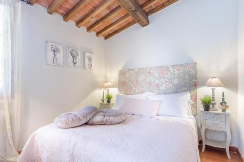 Gallery image of Rosyabate Cottage, with Private Garden and views between Lucca and Pistoia in Santa Lucia