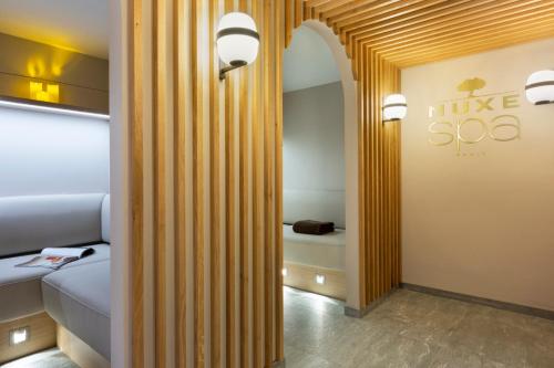 Ένα μπάνιο στο RockyPop Flaine Appartements & Spa