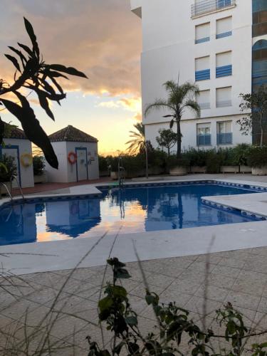 Bazén v ubytování Marina Apartment Beach nebo v jeho okolí