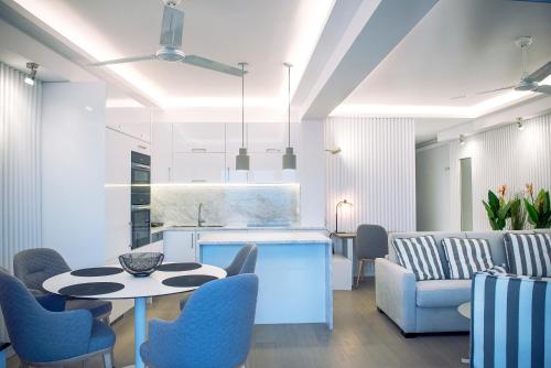 A vacation dream apt in front of the sea
