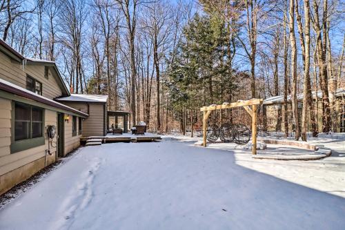 Bright Poconos Home with Game Room and Deck!