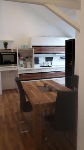 Una cocina o cocineta en Ferienwohnung Straubing/Dingolfing