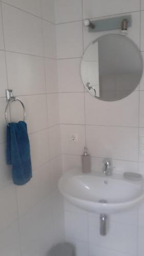 Un baño de Ferienwohnung Straubing/Dingolfing