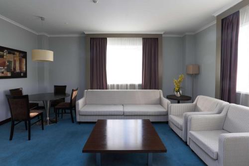Posezení v ubytování Radisson Hotel Astana