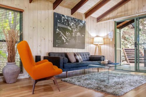 Χώρος καθιστικού στο Treetops Seaview Montville