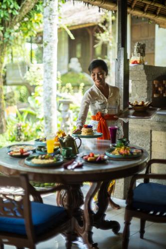 Jídlo v rezortu nebo okolí