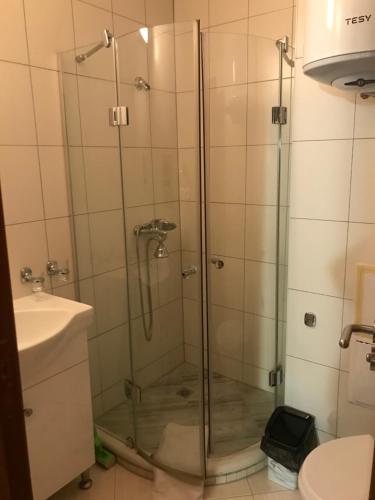 A bathroom at Ski Zone at Gondola, Perfect One Bdrm, Fast WiFi, Netflix, Quiet, Warm
