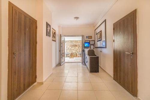 A kitchen or kitchenette at Apartments Near to City Center and Beach