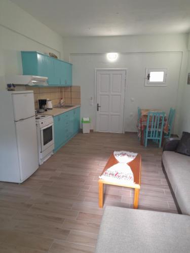 Η κουζίνα ή μικρή κουζίνα στο Pitsinis Studios & Apartments