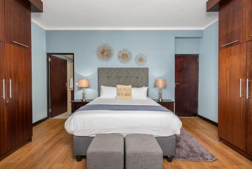 Postel nebo postele na pokoji v ubytování Icon Luxury Apartments