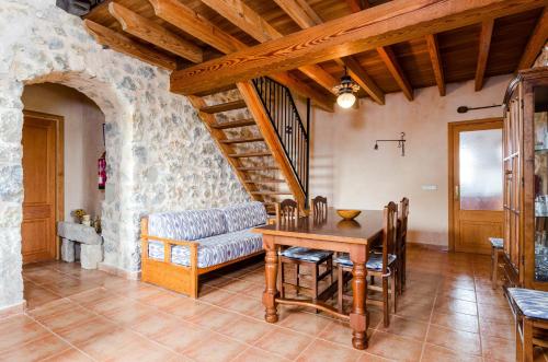 Ruang duduk di YourHouse Deulosal, apartment in rural house with pool