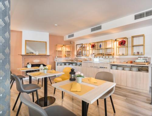 Kitchen o kitchenette sa Rivalta Life Style Hotel