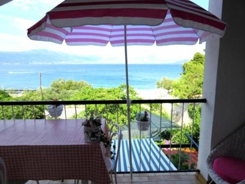 Apartment in Slatine with sea view, terrace, air conditioning, Wi-Fi (4785-2)