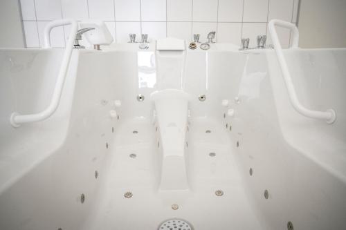 Koupelna v ubytování Hotel Granit Nová Polianka*** - klimatické kúpele