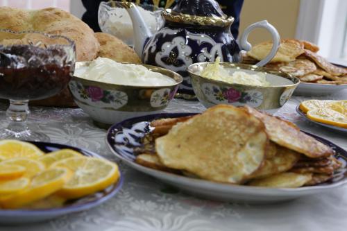 Jídlo v hostelu nebo okolí