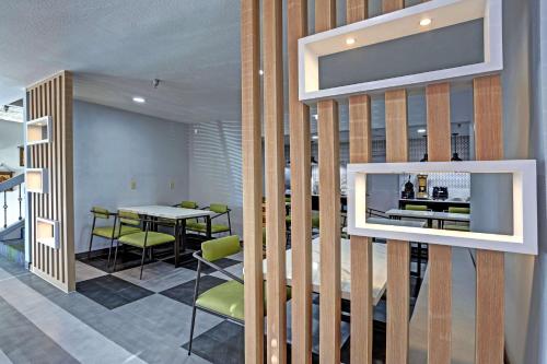 Køkken eller tekøkken på Quality Inn Pierre-Fort Pierre