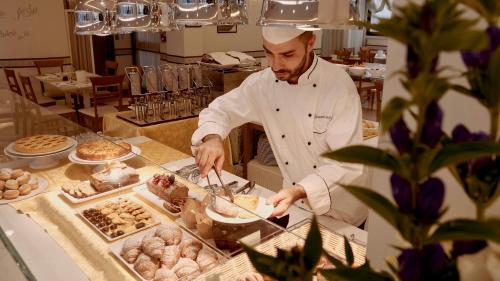 Φαγητό σε αυτό το ξενοδοχείο ή κάπου εκεί κοντά