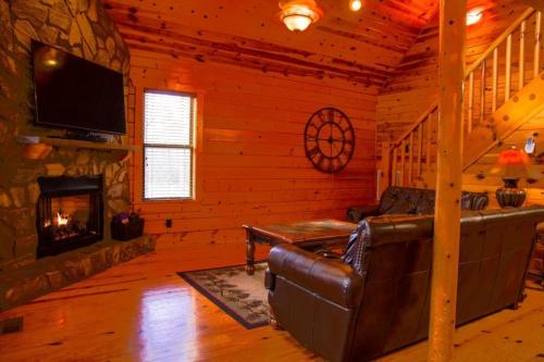 Two bedroom beautiful year-round getaway #131 cabin